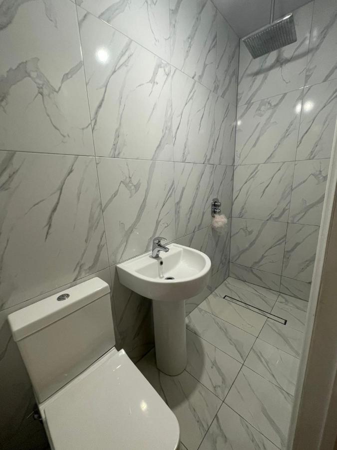 Brand New Modern Flat * Southall