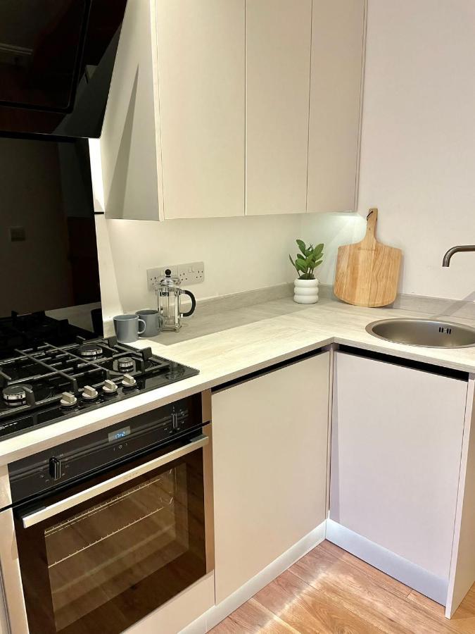 Brand New Modern Flat Apartment Southall