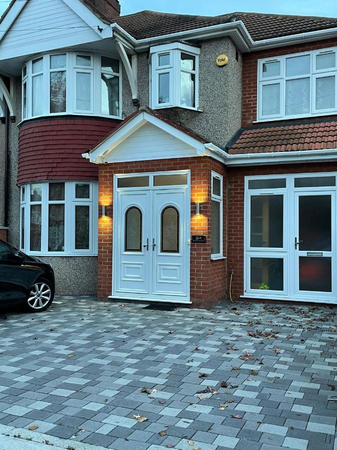 Brand New Modern Flat Southall